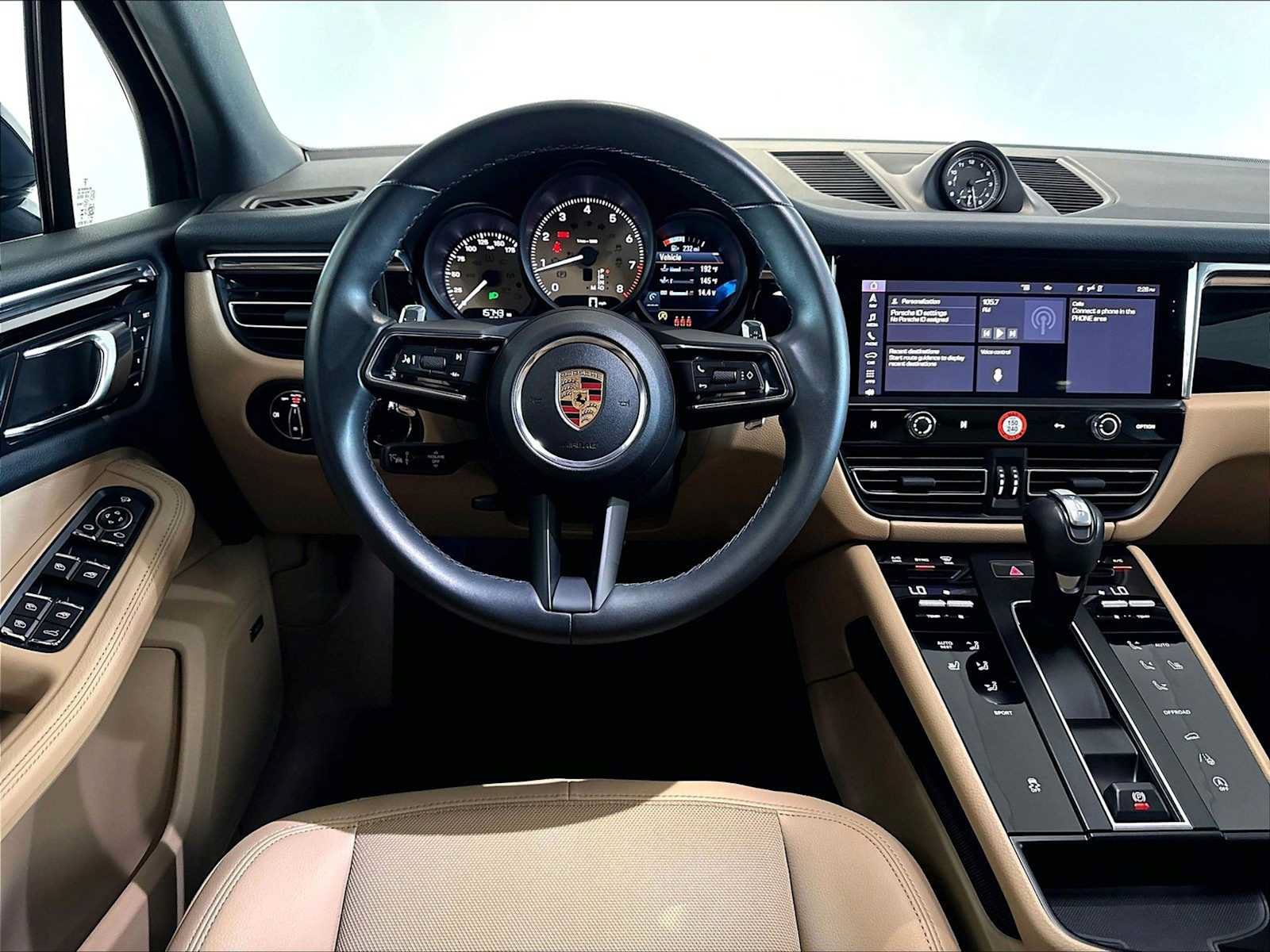Used 2025 Porsche Macan w/ Smoking Package AWD/4WD image 16