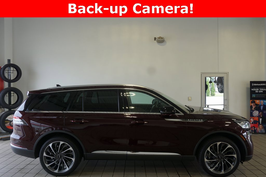 Used 2022 Lincoln Aviator Reserve w/ Equipment Group 201A image 2