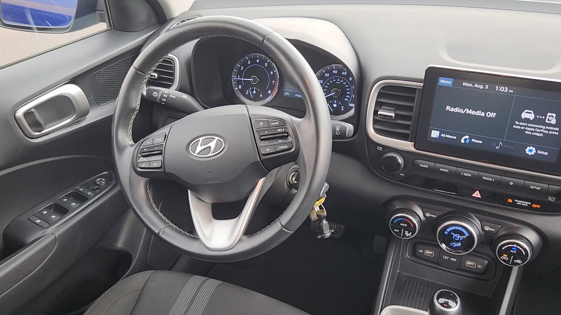 Certified 2022 Hyundai Venue SEL FWD image 5