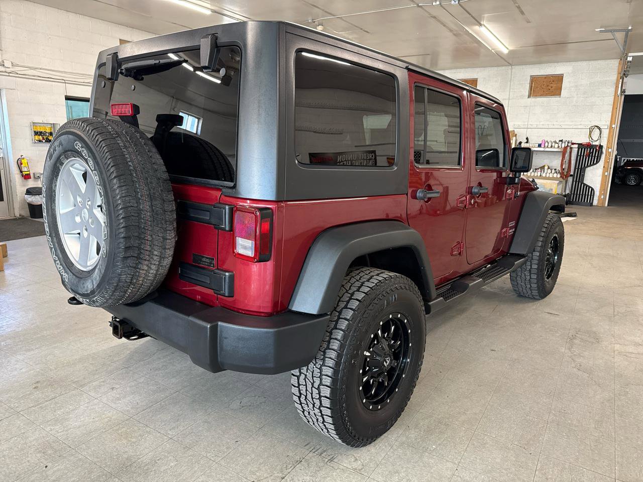 Used 2012 Jeep Wrangler Unlimited Sport image 80