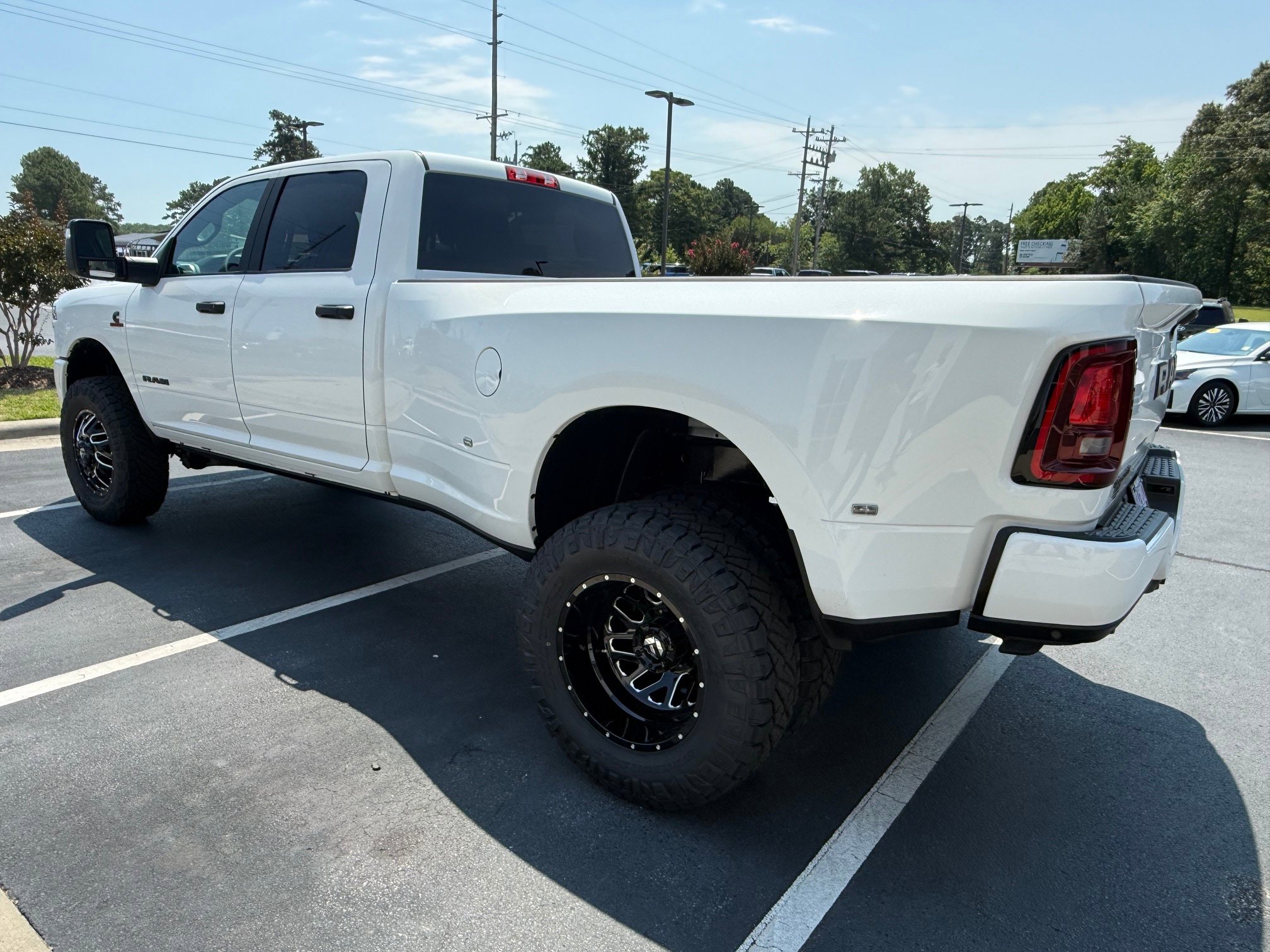 New 2026 RAM 3500 Big Horn AWD/4WD image 4