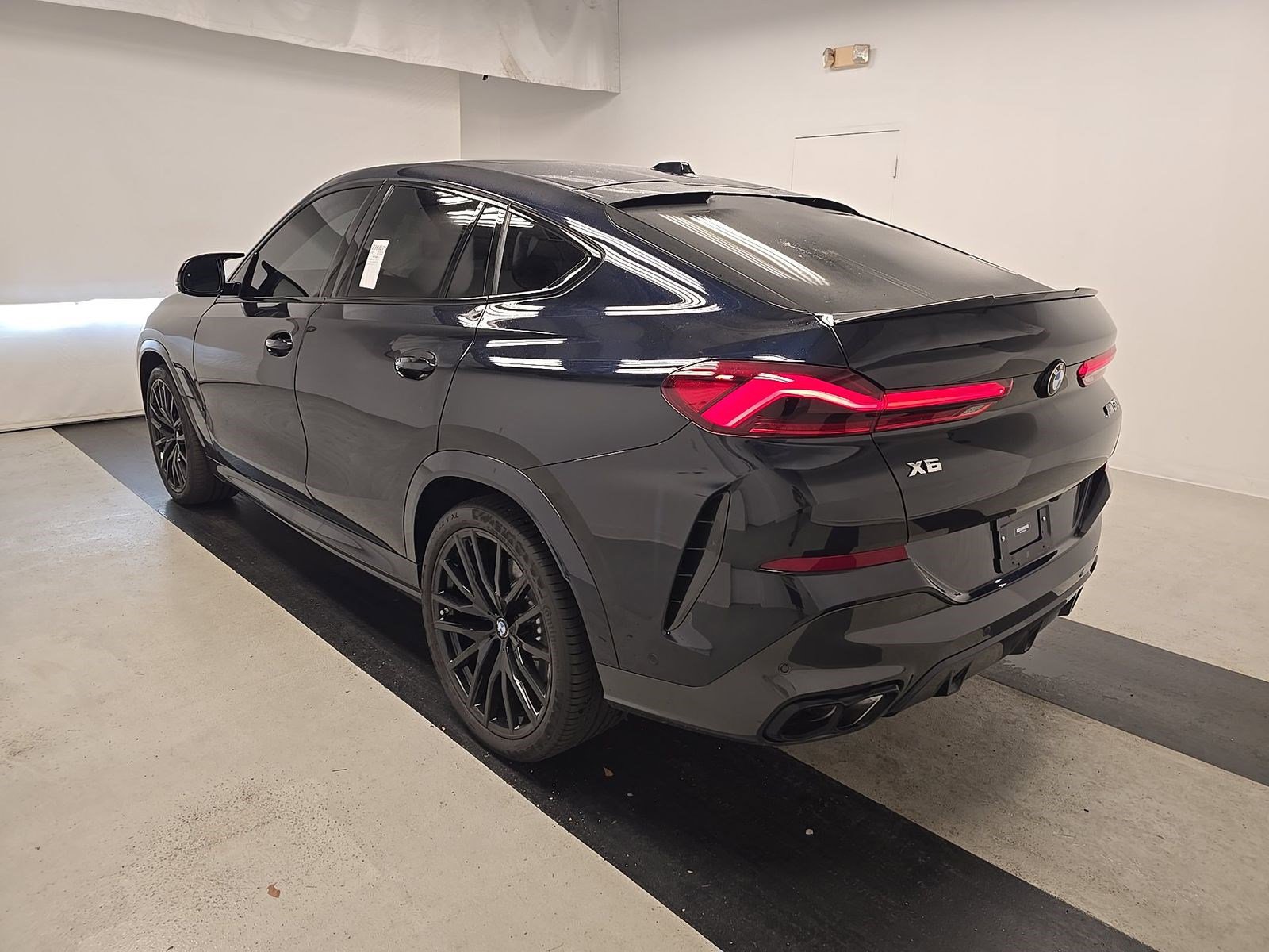 Used 2024 BMW X6 M60i AWD/4WD image 7