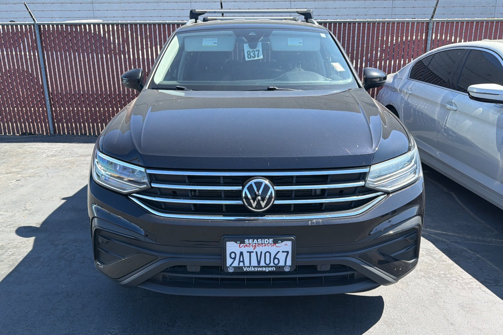 Used 2022 Volkswagen Tiguan SE FWD image 3
