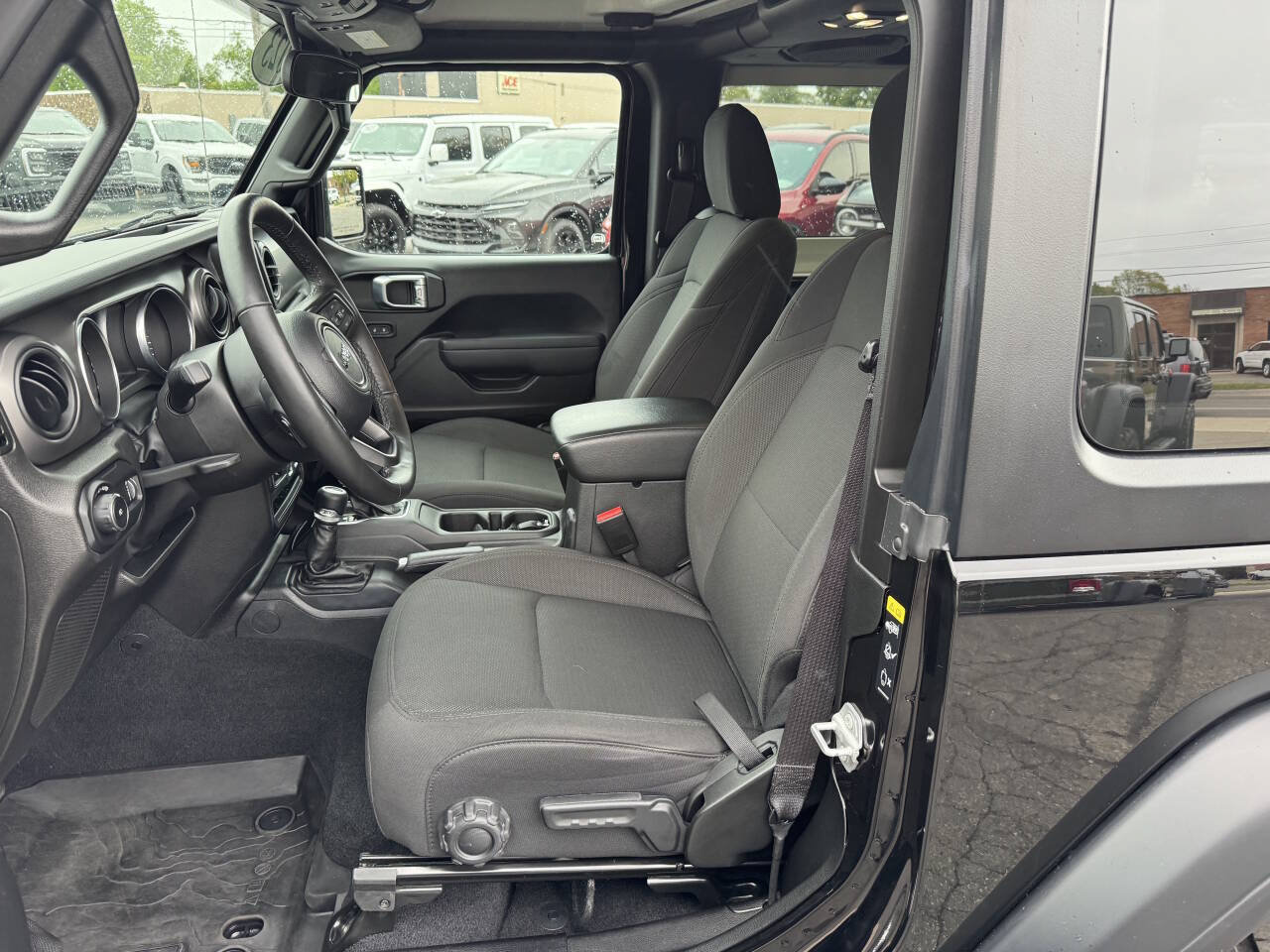 Used 2023 Jeep Wrangler 4WD Willys image 7