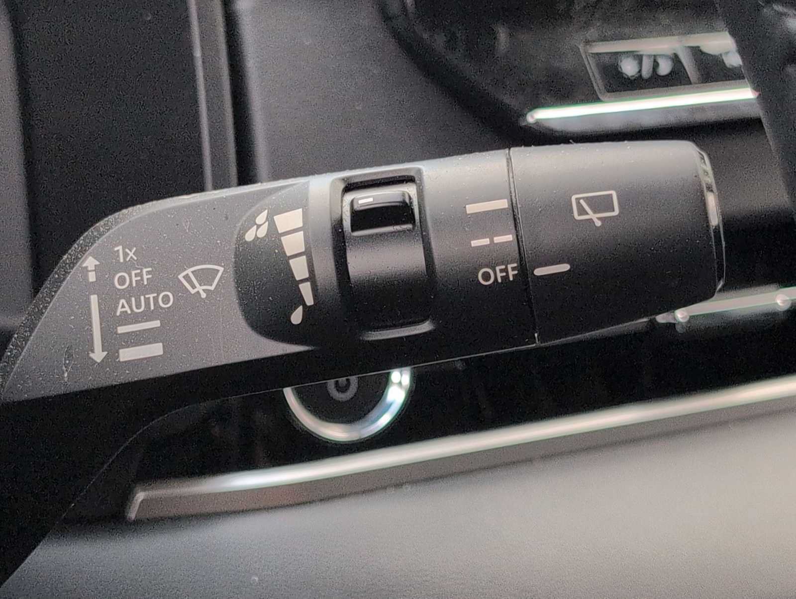 Used 2024 Mitsubishi Outlander SE AWD/4WD image 25