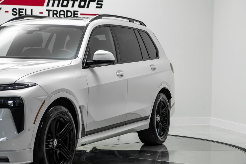 Used 2025 BMW ALPINA XB7 AWD/4WD image 3