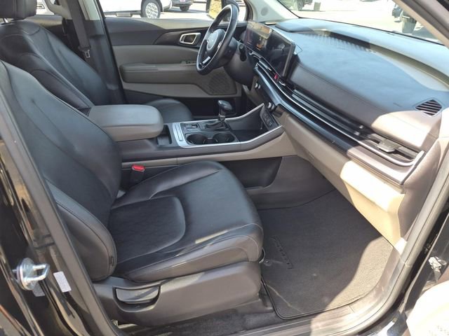 Used 2025 Kia Carnival image 9