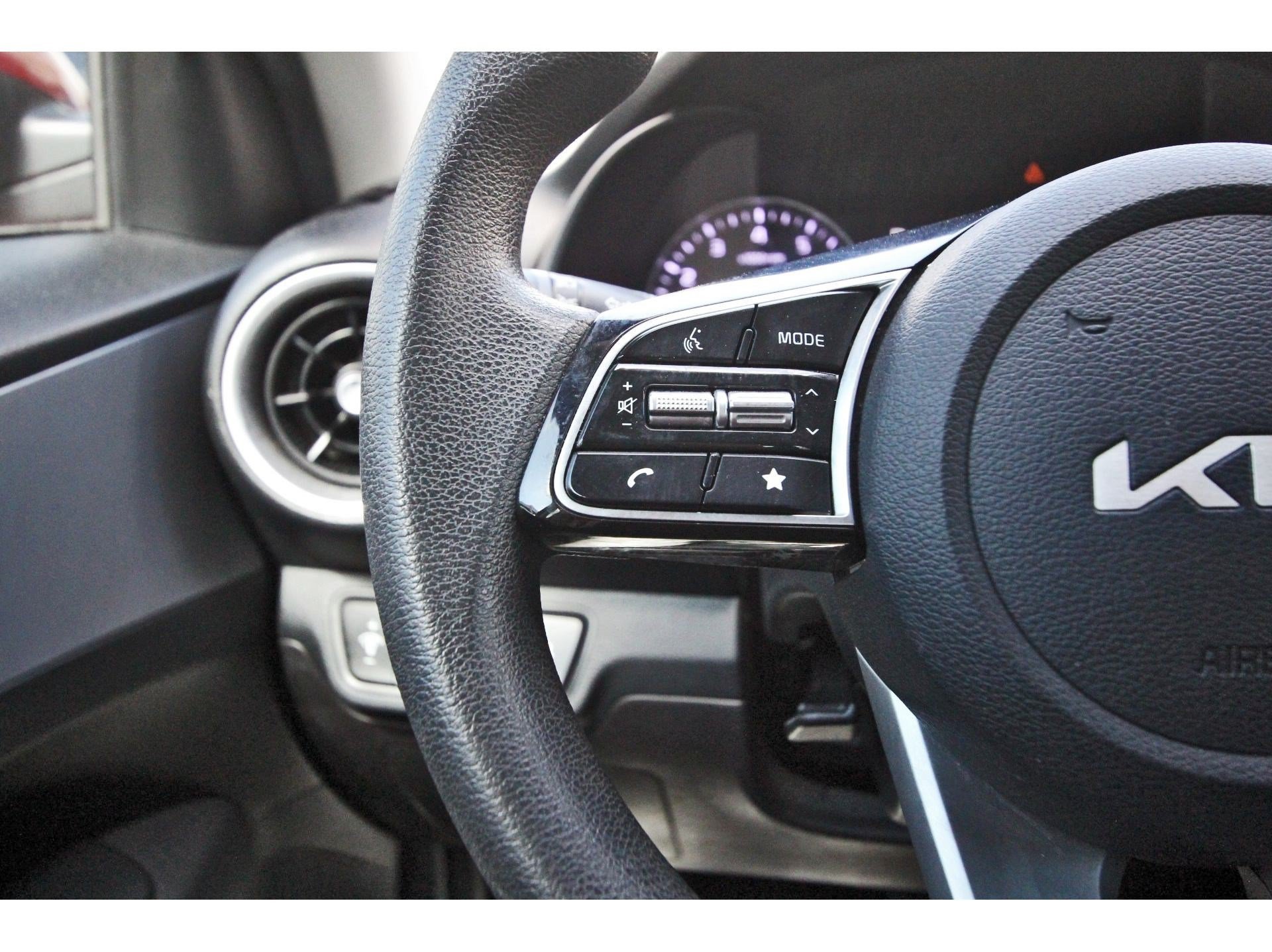 Used 2022 Kia Forte LXS FWD image 17