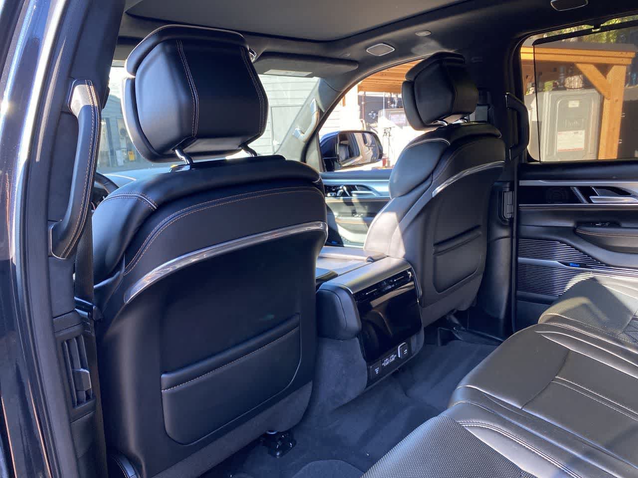 Used 2023 Jeep Grand Wagoneer Series III AWD/4WD image 15