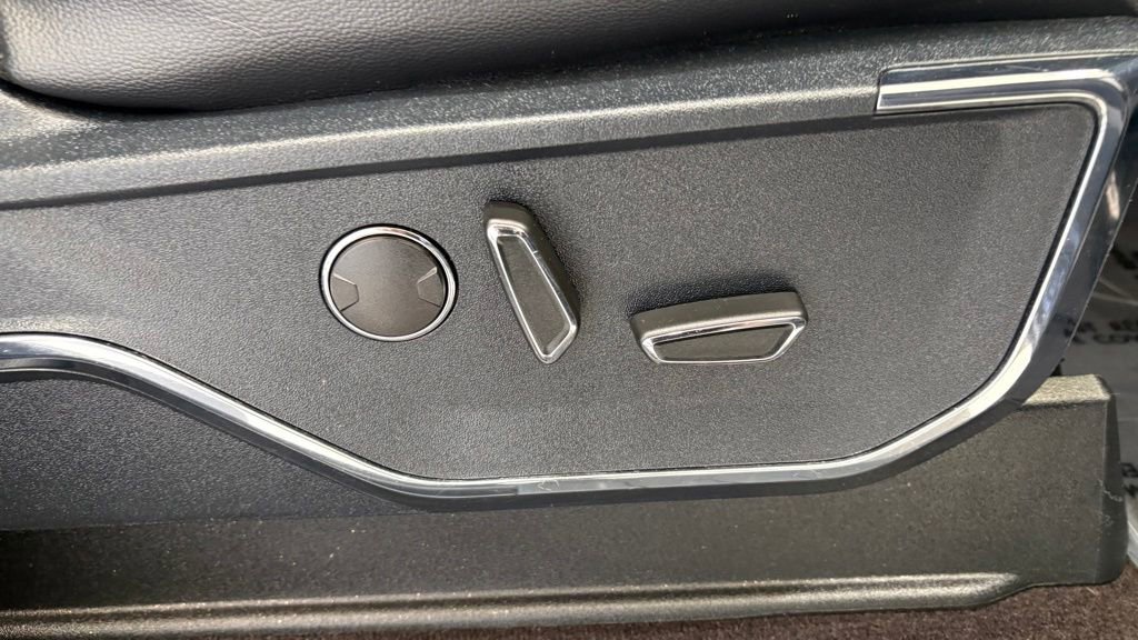 Used 2021 Ford F150 Lariat w/ Equipment Group 502A High AWD/4WD image 23