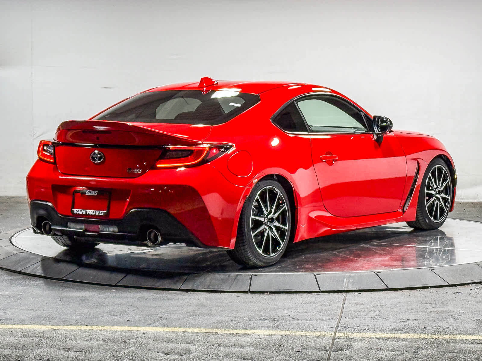 Used 2022 Toyota GR86 w/ ALL Weather Mat Package (TMS) RWD image 4