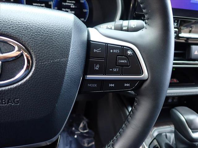 Certified 2026 Toyota Highlander Limited AWD/4WD image 17