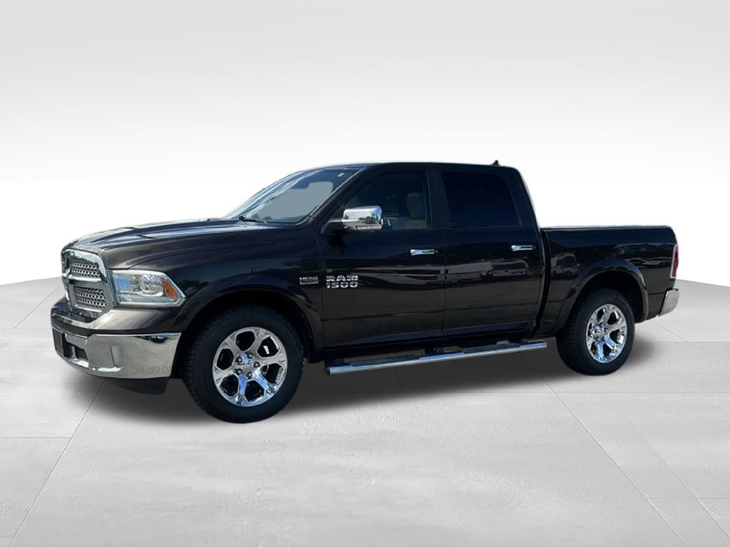 Used 2017 RAM 1500 Laramie AWD/4WD image 2