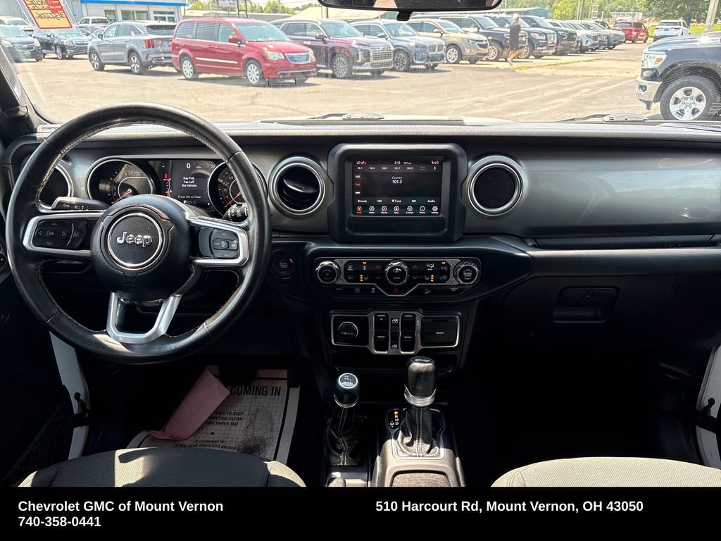 Used 2020 Jeep Wrangler Unlimited Sahara w/ Cold Weather Group AWD/4WD image 16