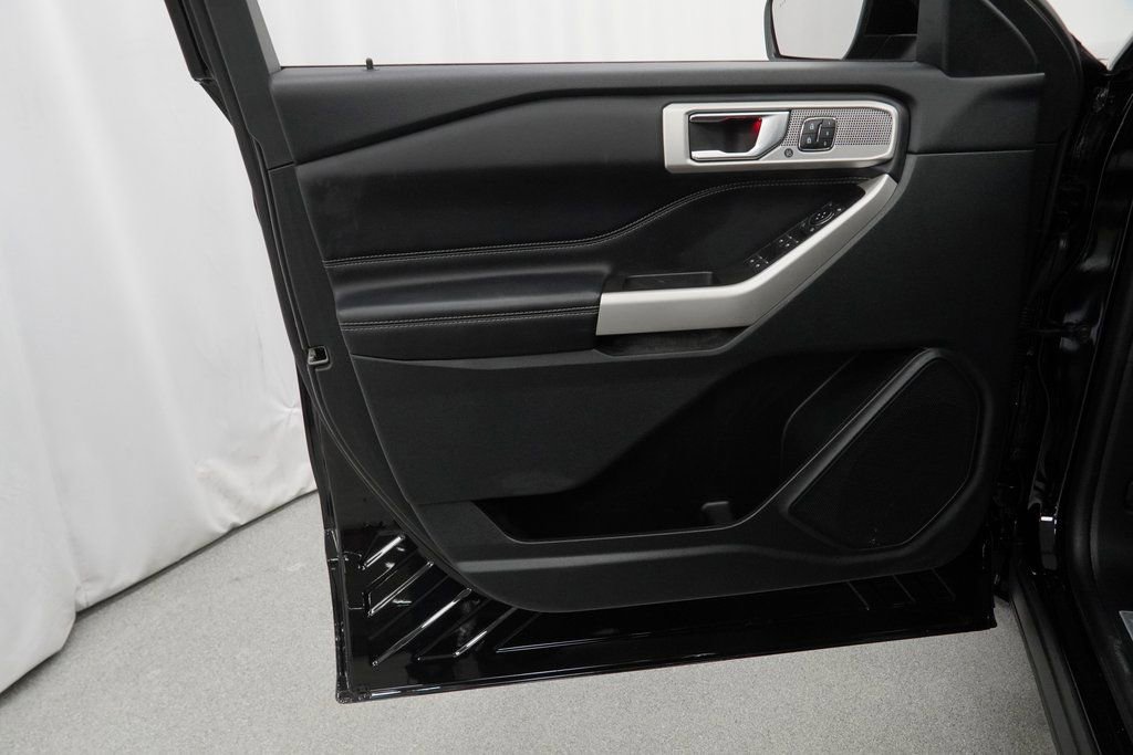 Used 2022 Ford Explorer Limited w/ Hybrid Equipment Group 310A image 41