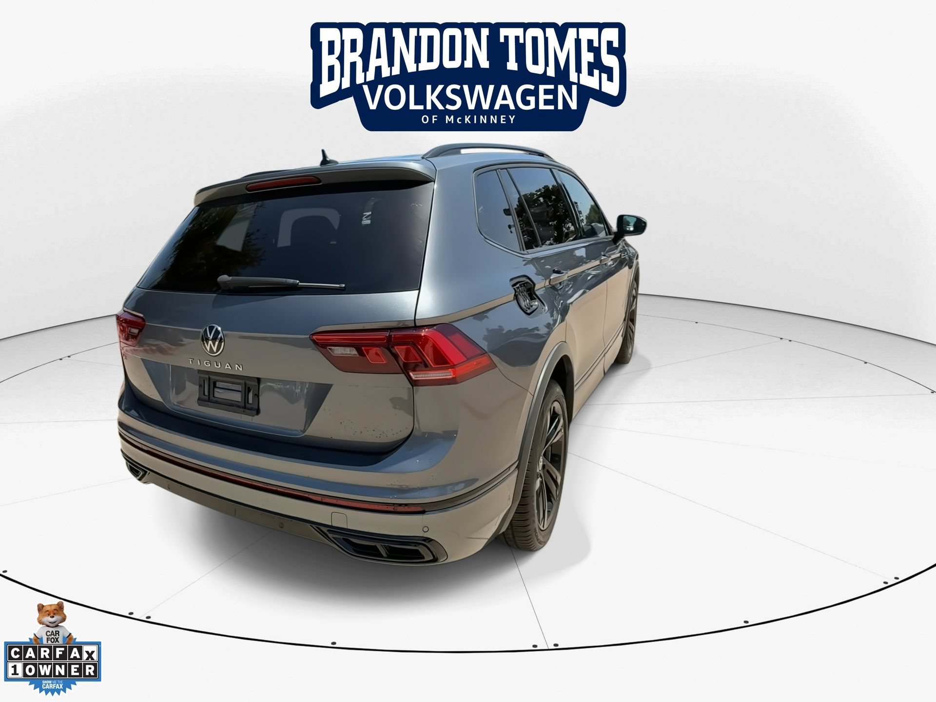 Certified 2024 Volkswagen Tiguan SE R-Line FWD image 9
