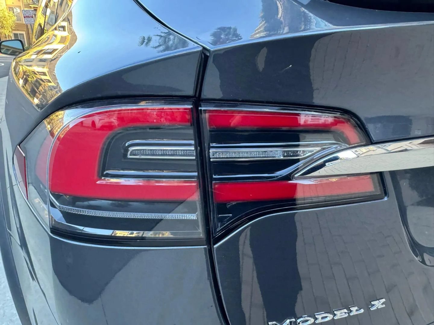 Used 2018 Tesla Model X 100D AWD/4WD image 32