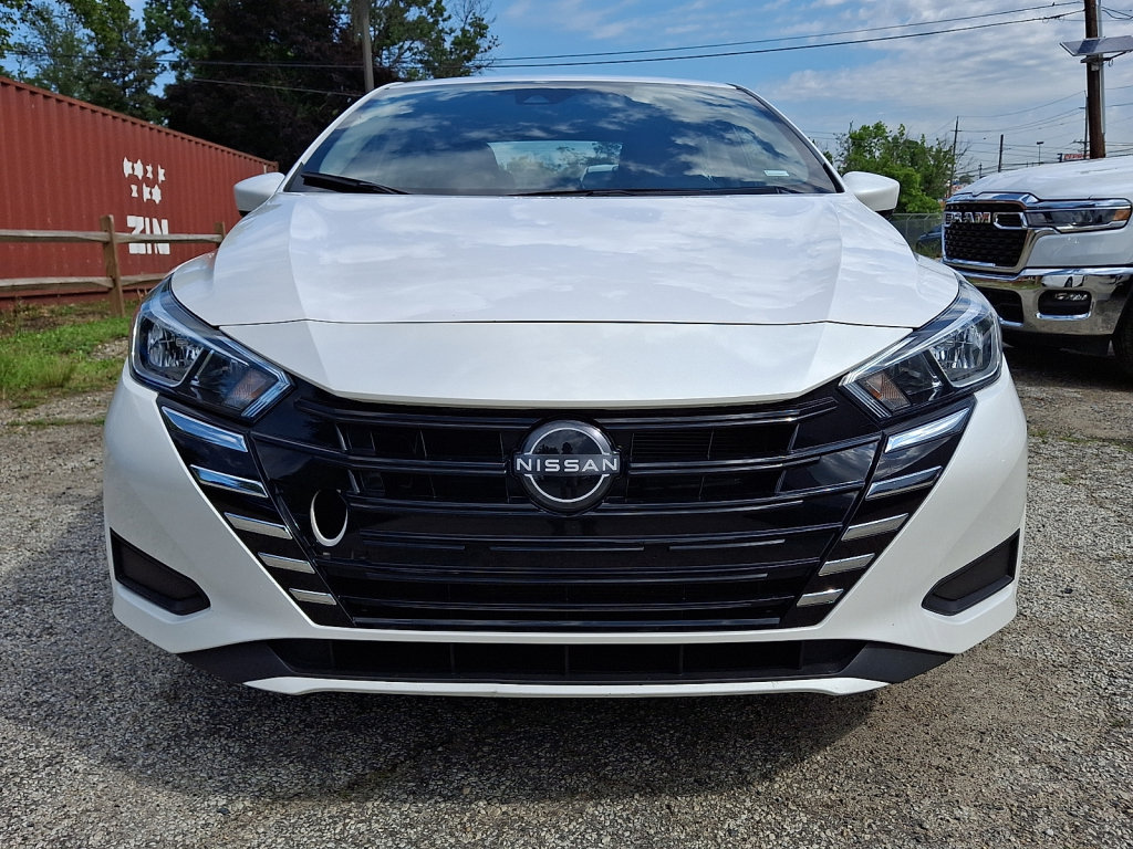 Used 2024 Nissan Versa SV FWD image 7