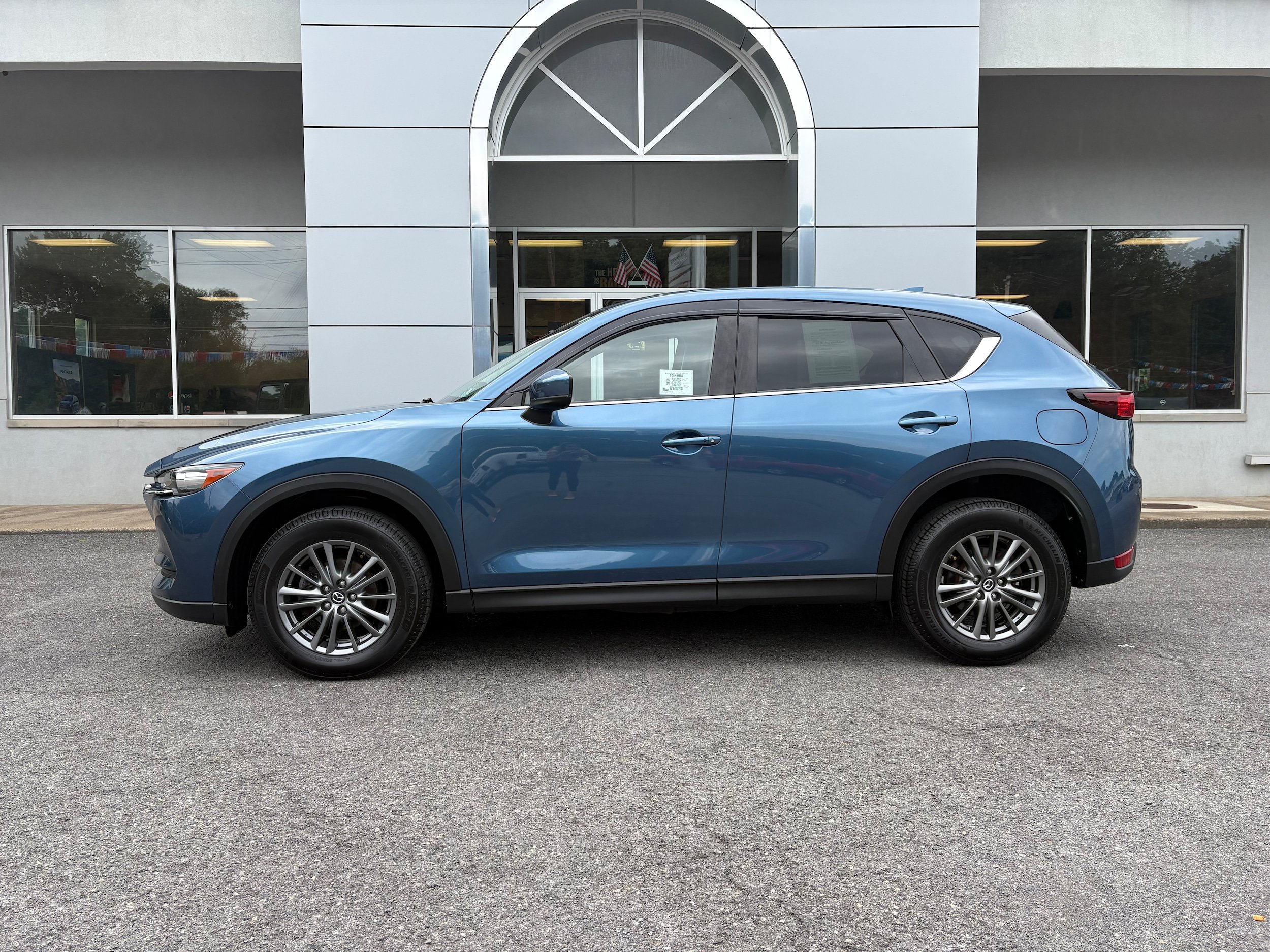Used 2017 MAZDA CX-5 Touring AWD/4WD image 2