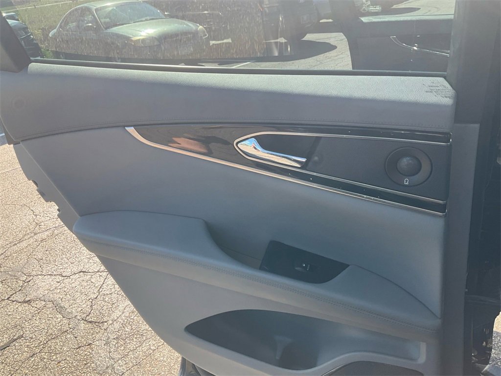 Used 2022 Lincoln Nautilus Reserve w/ Equipment Group 201A image 28