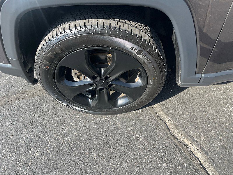 Used 2018 Jeep Compass Latitude w/ Popular Equipment Group AWD/4WD image 14