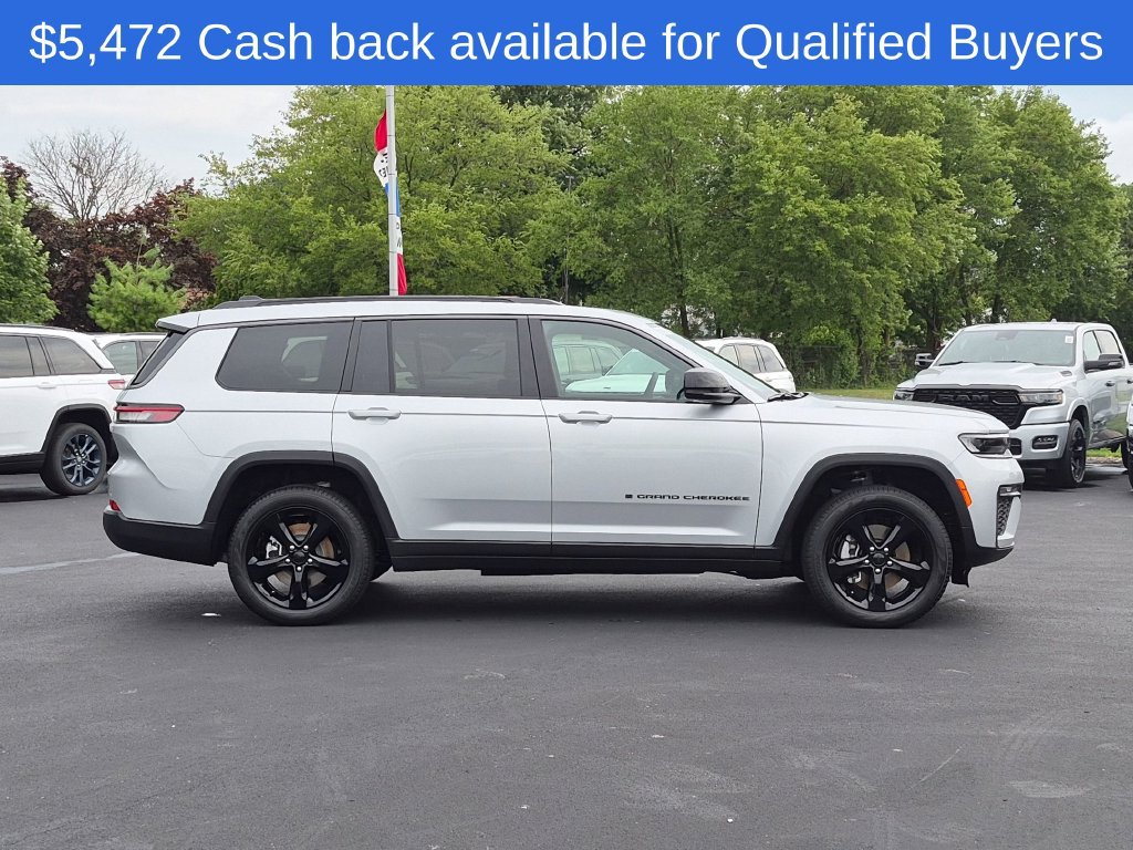 New 2026 Jeep Grand Cherokee L Limited w/ Limited Altitude Package AWD/4WD image 2