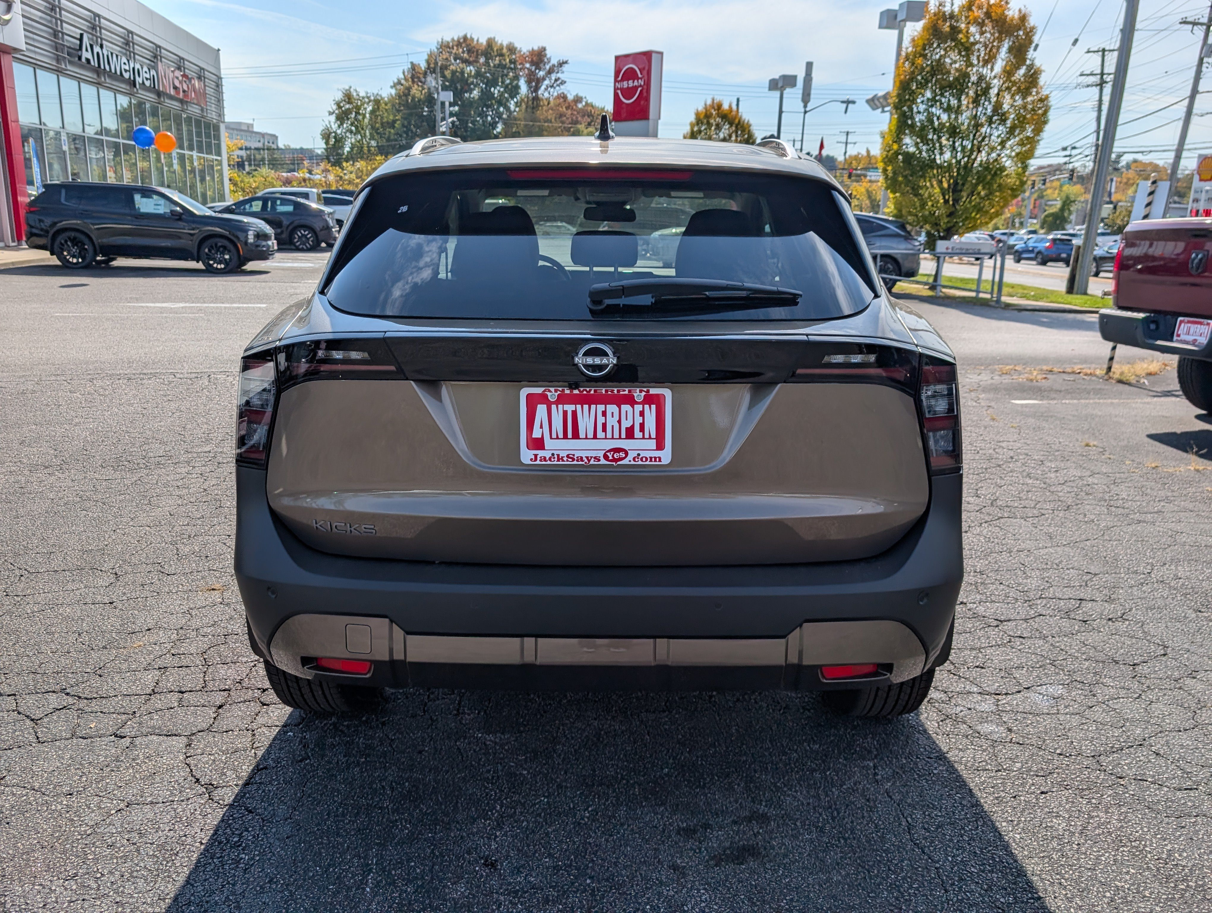 New 2027 Nissan Kicks SR FWD image 4