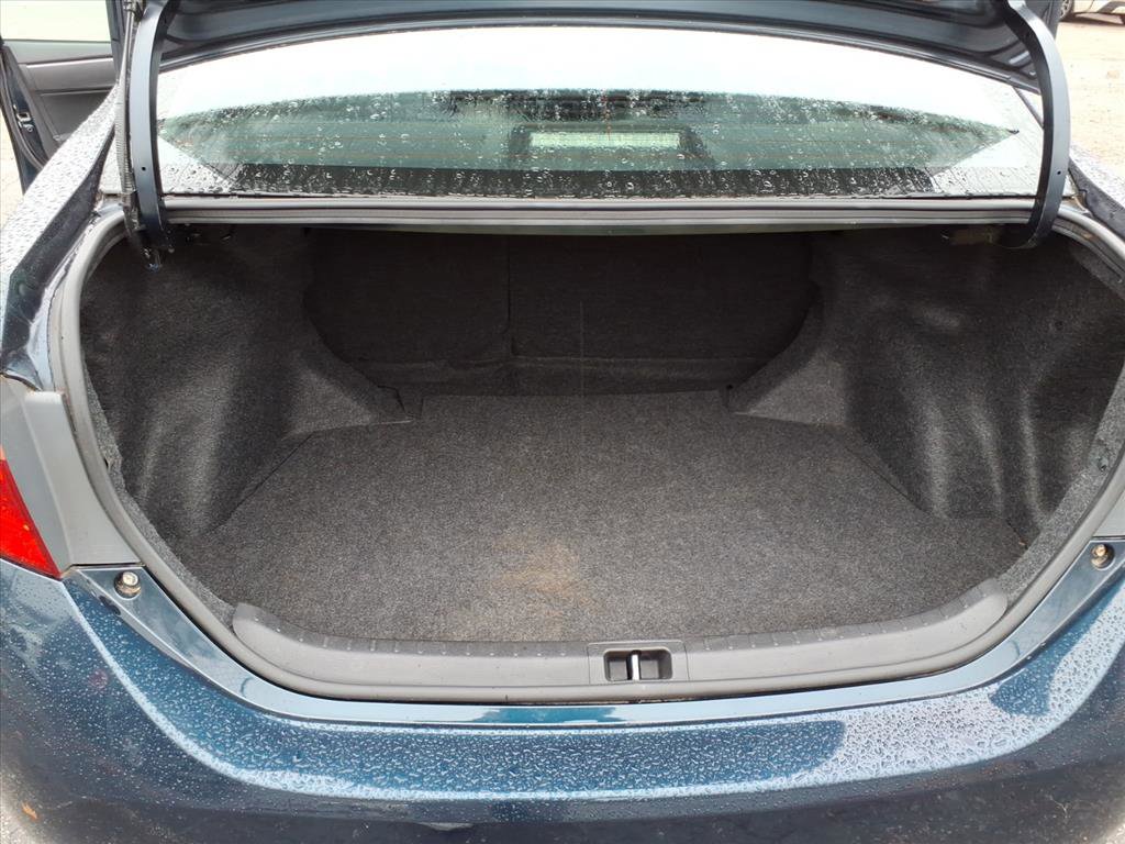 Used 2018 Toyota Corolla LE image 12