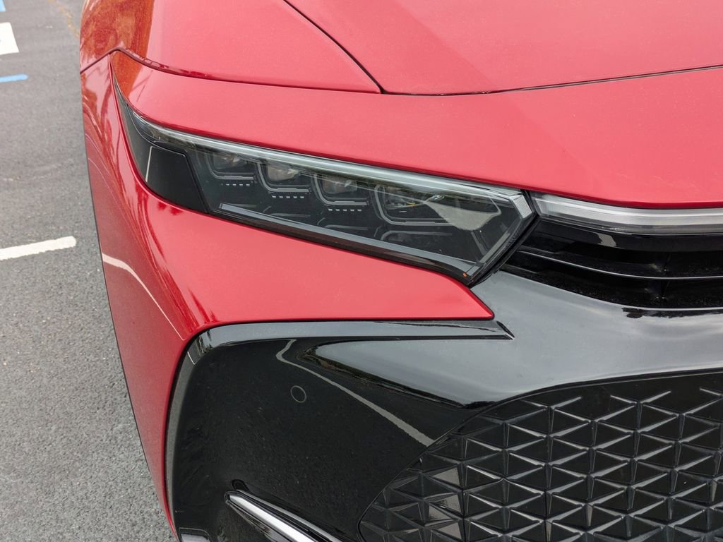 Used 2023 Toyota Crown Limited image 10