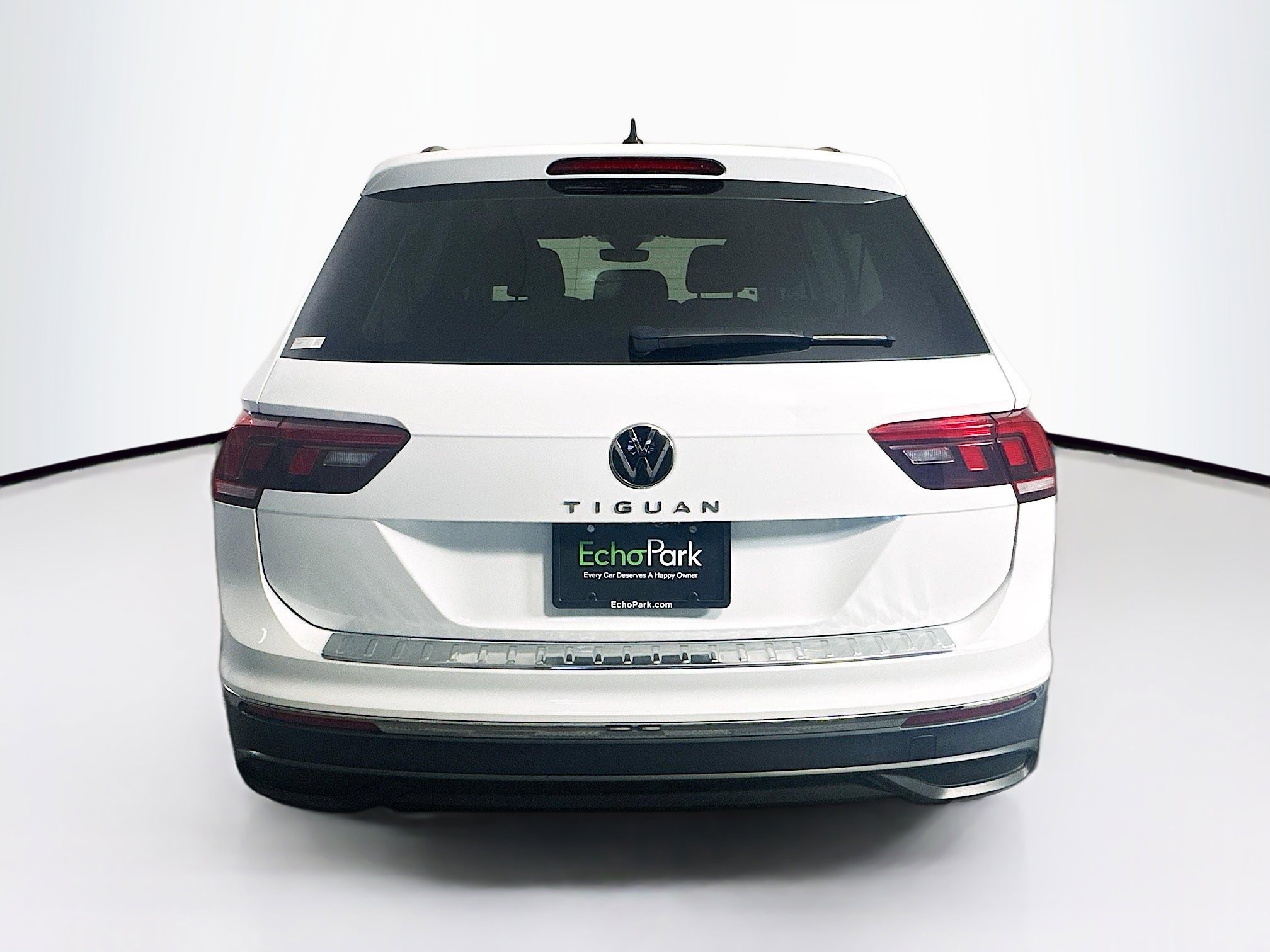 Used 2024 Volkswagen Tiguan S w/ MDO Package, Three-Row FWD image 7