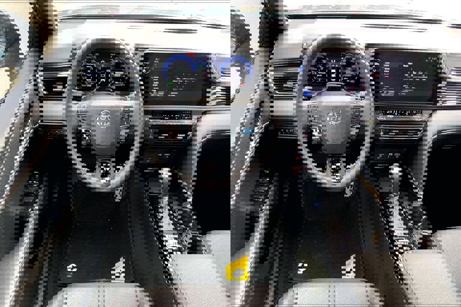 Used 2025 Toyota Camry XSE image 5