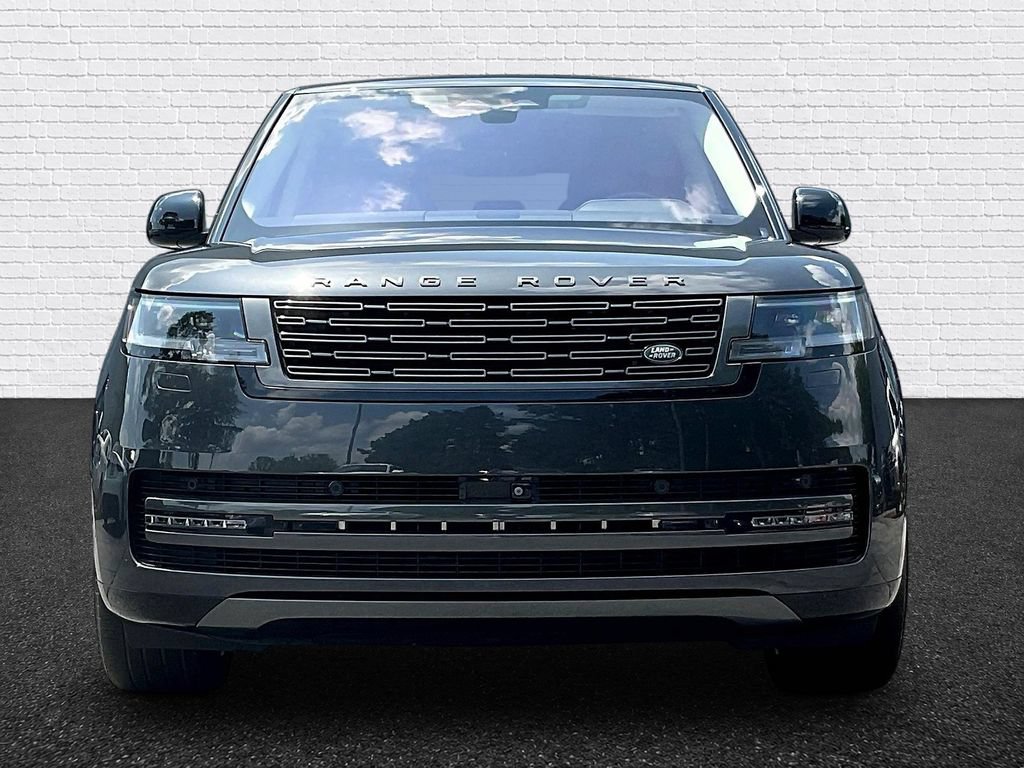 Used 2023 Land Rover Range Rover SE AWD/4WD image 2