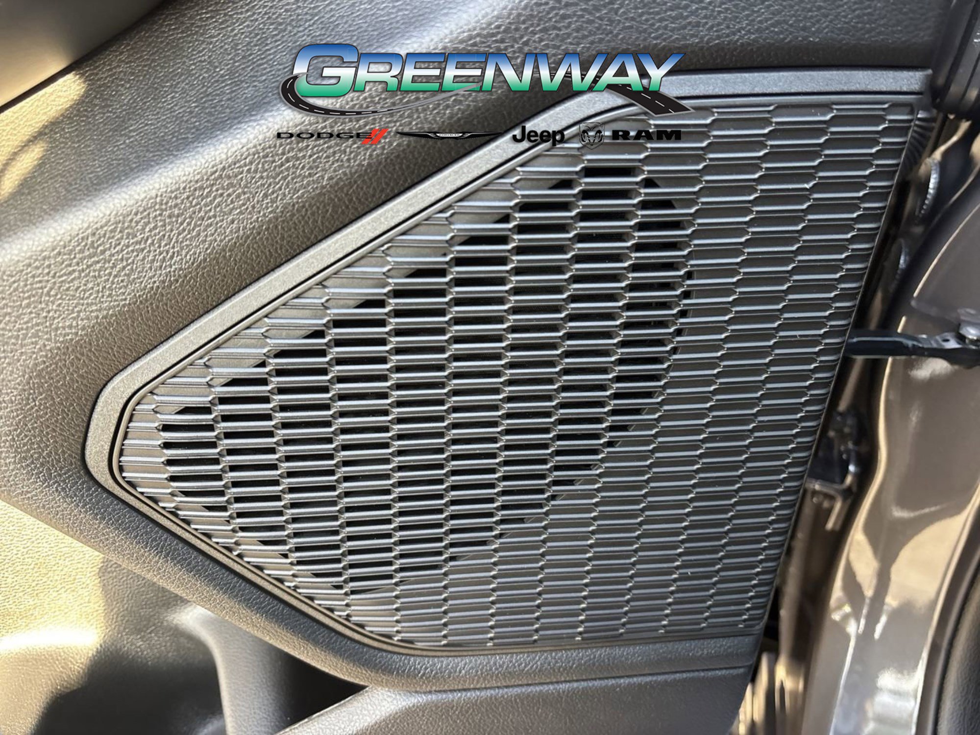 New 2025 Jeep Grand Cherokee Laredo image 17