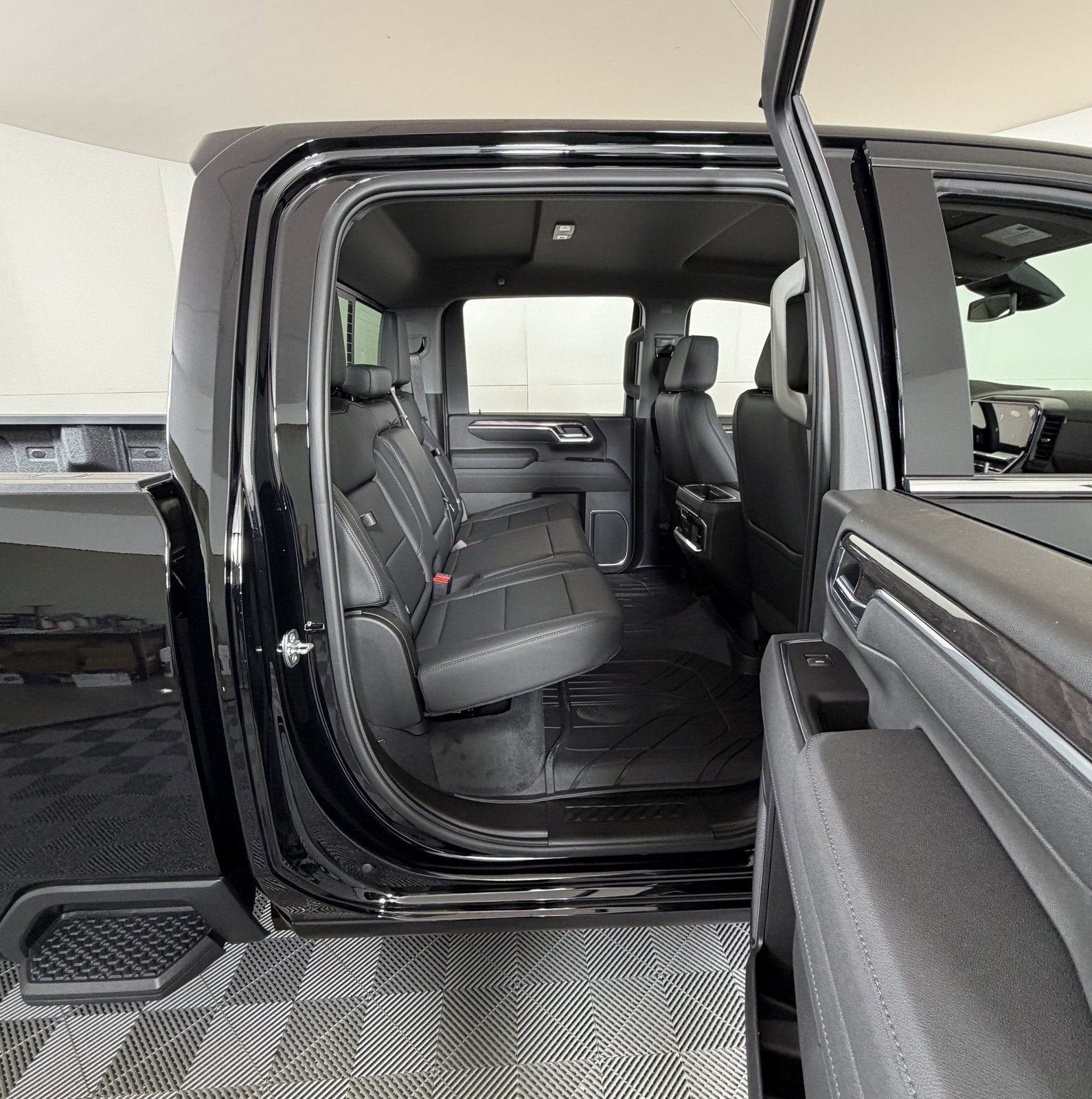 New 2026 Chevrolet Silverado 3500 LTZ w/ LTZ Texas Edition image 7