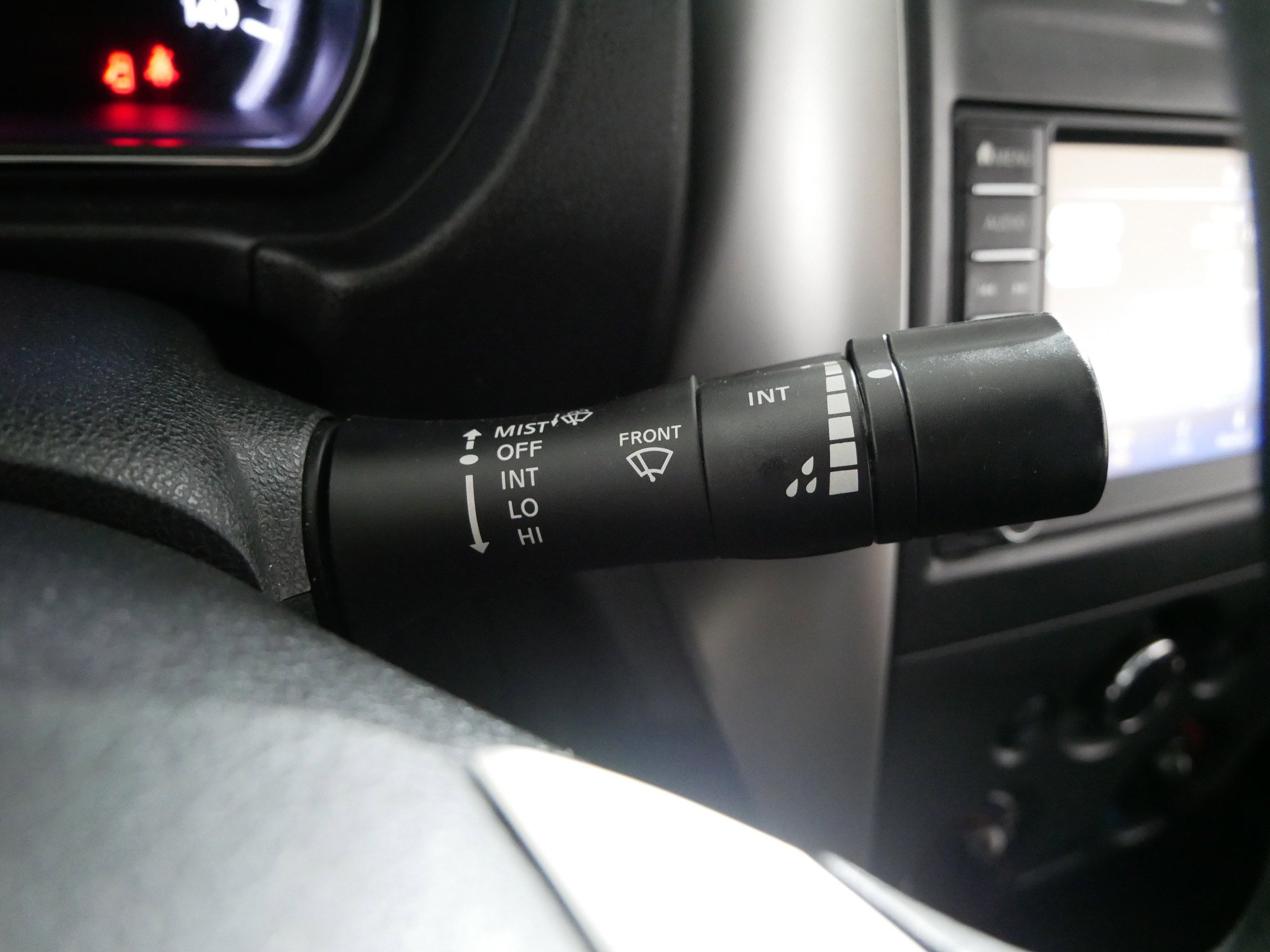 Used 2019 Nissan Versa SV image 31