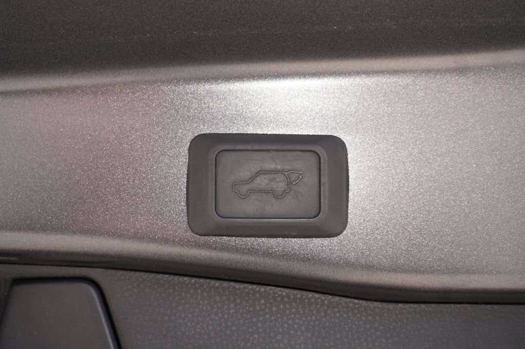 Certified 2023 Toyota RAV4 XLE Premium FWD image 9