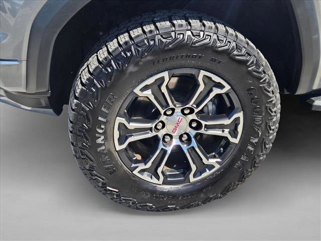 Used 2024 GMC Canyon AT4 w/ Technology Package AWD/4WD image 23