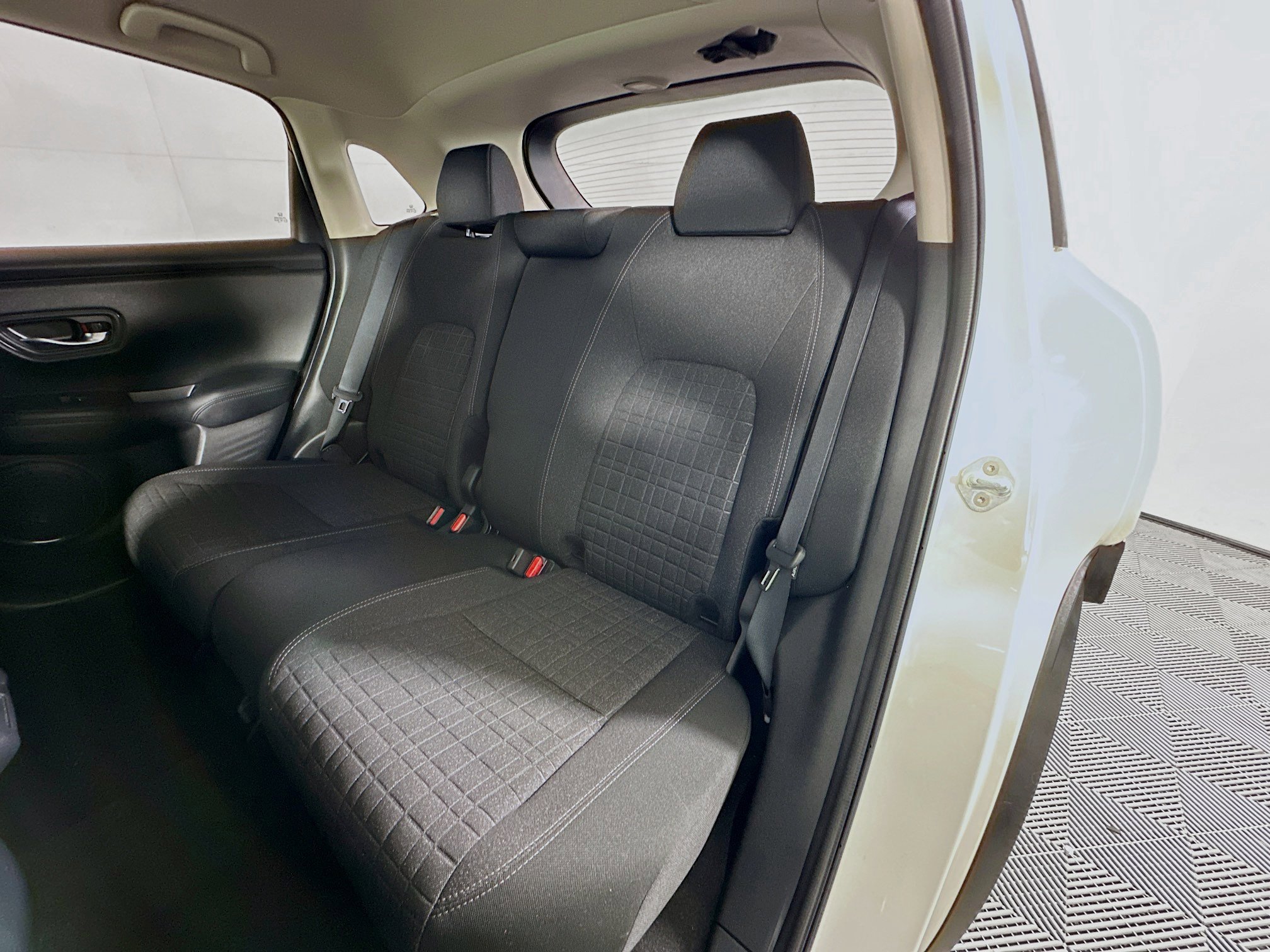 Used 2023 Honda HR-V LX image 26