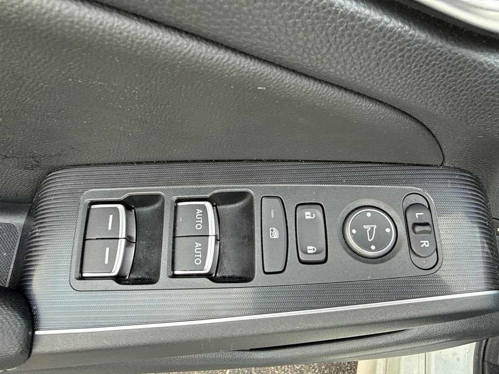 Used 2022 Honda Civic Touring image 16