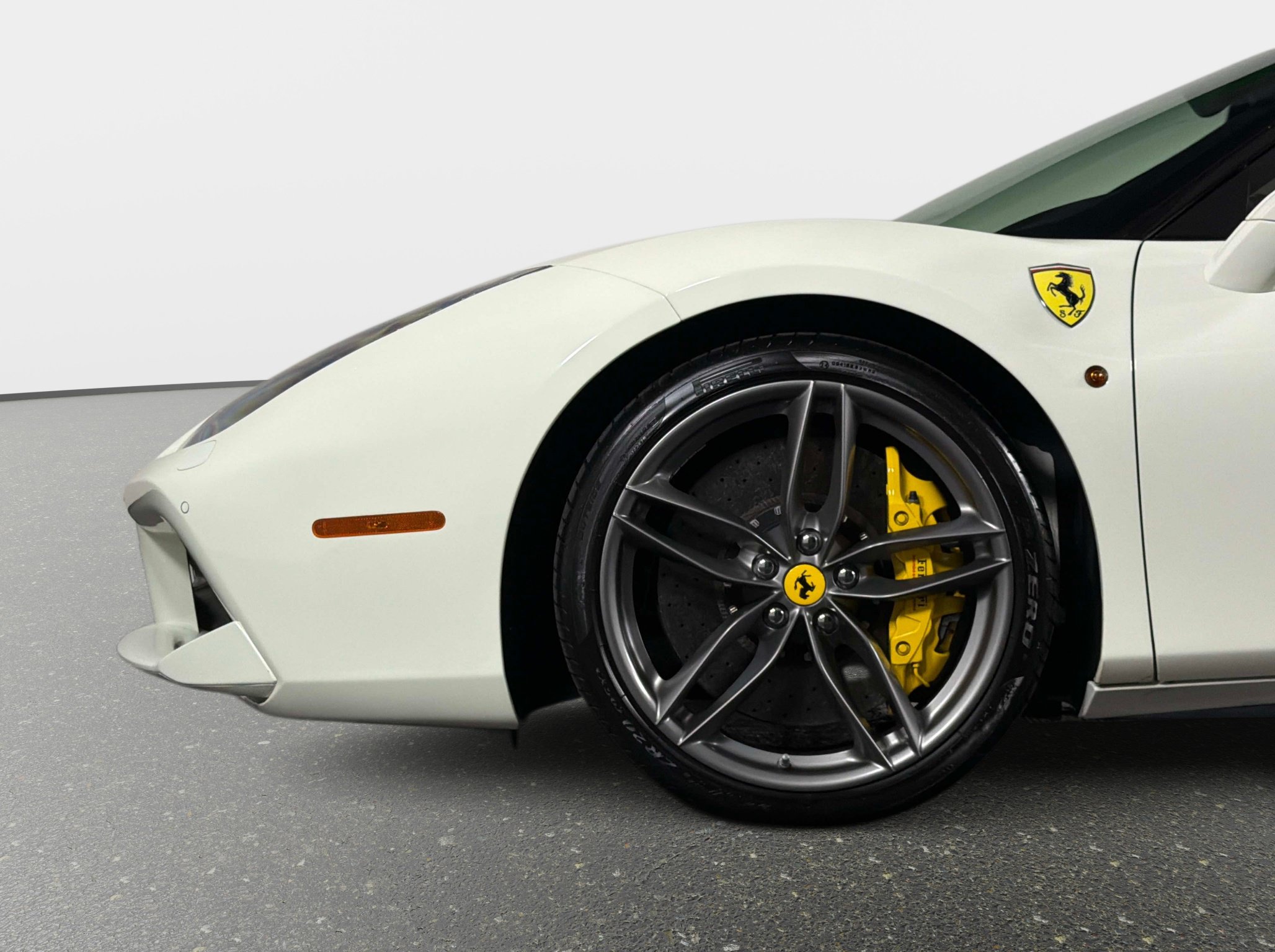 Used 2019 Ferrari 488 GTB RWD image 16