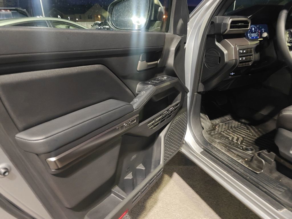 Used 2025 Toyota Tacoma TRD Off-Road image 6