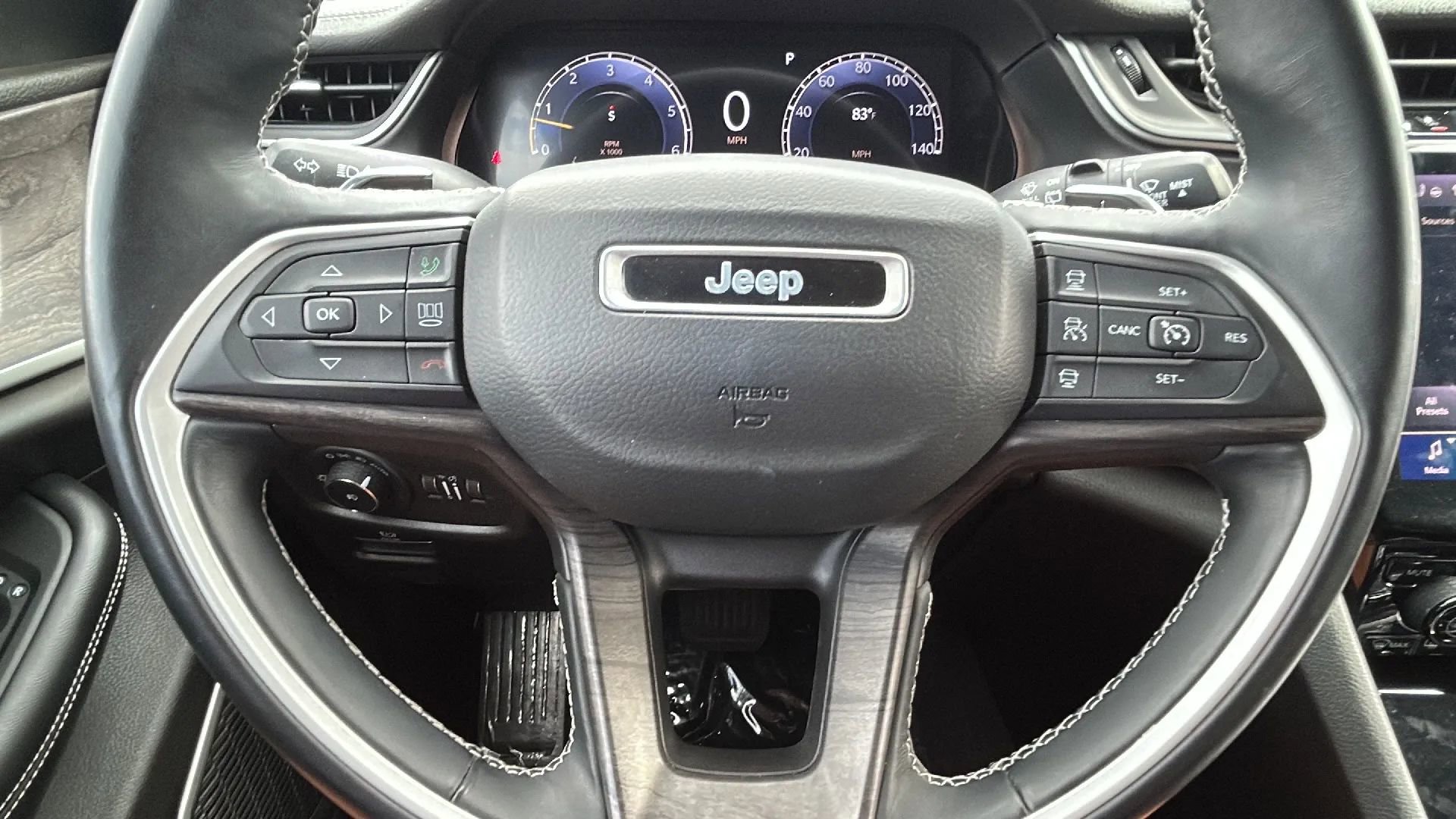 Used 2021 Jeep Grand Cherokee L Limited image 24