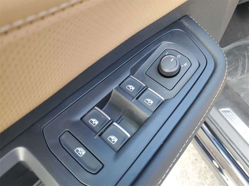 New 2026 Volkswagen Atlas Cross Sport SEL R-Line image 19