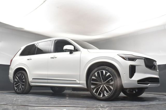 Used 2025 Volvo XC90 B5 Plus w/ Protection Package Premier image 30