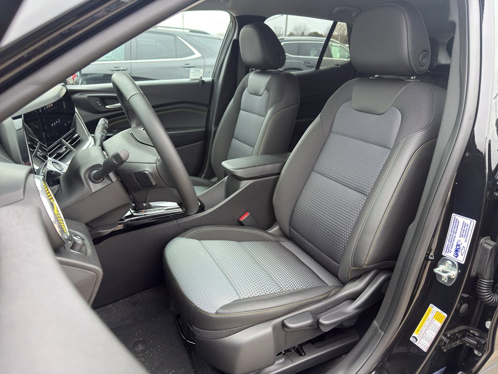 Used 2025 Chevrolet Trax LT w/ Driver Confidence Package FWD image 13