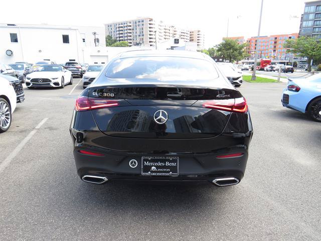 Used 2024 Mercedes-Benz GLC 300 4MATIC image 3