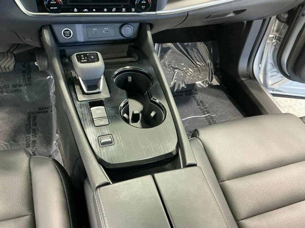 Used 2023 Nissan Rogue SV w/ SV Premium B Package FWD image 12