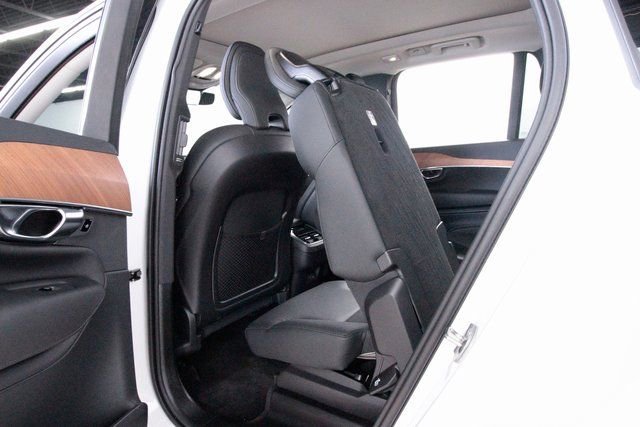 Used 2025 Volvo XC90 B6 Plus w/ Protection Package Premier image 32