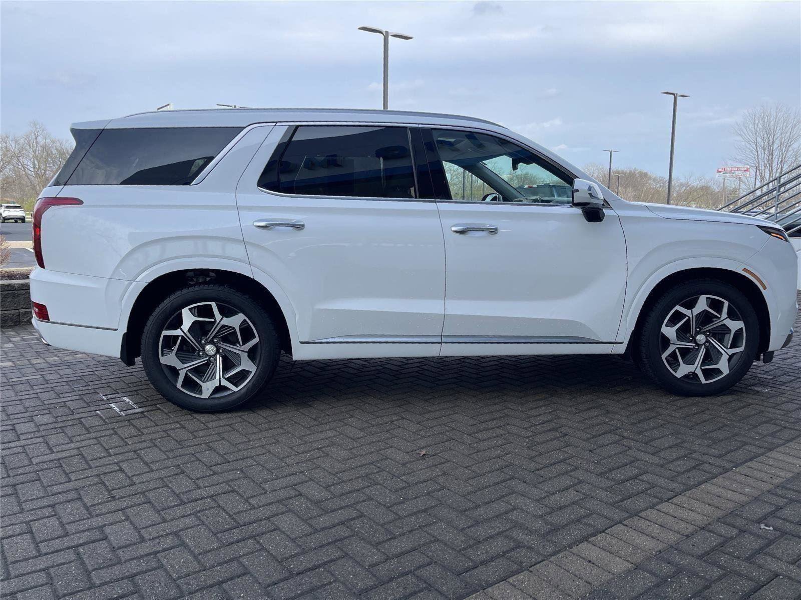 Used 2022 Hyundai Palisade Calligraphy w/ Winter Package image 6