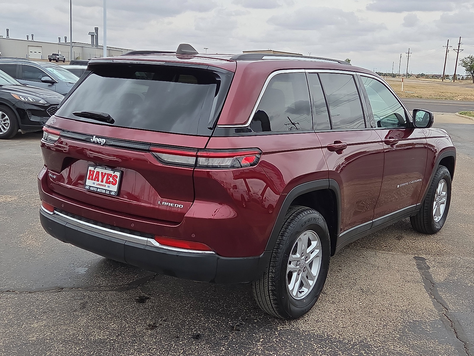 Used 2024 Jeep Grand Cherokee Laredo AWD/4WD image 4